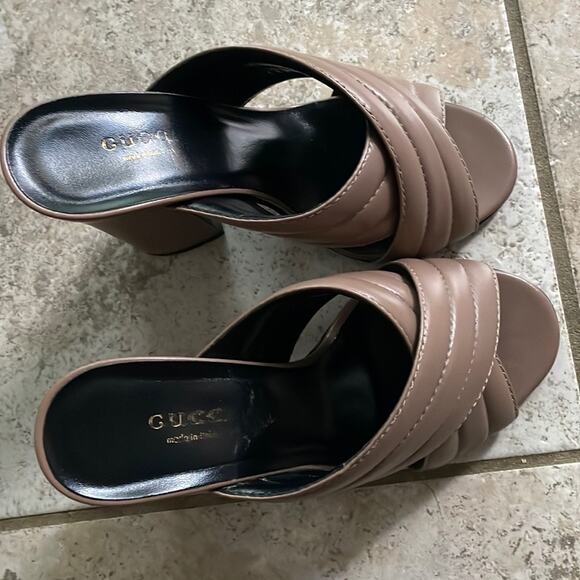 Gucci Leather 'Webby' Crossover Mules - Picture 3 of 15